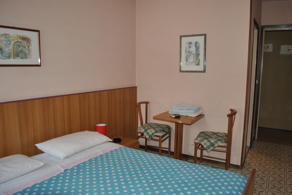 Albergo Alla Rocca 加尔达 客房 照片
