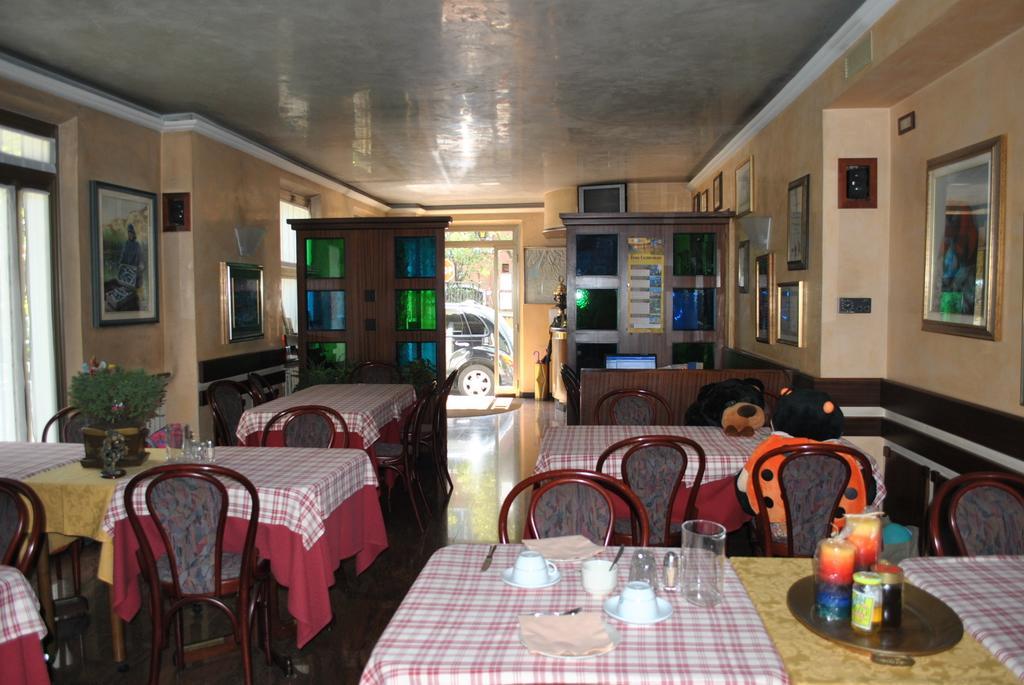 Albergo Alla Rocca 加尔达 外观 照片